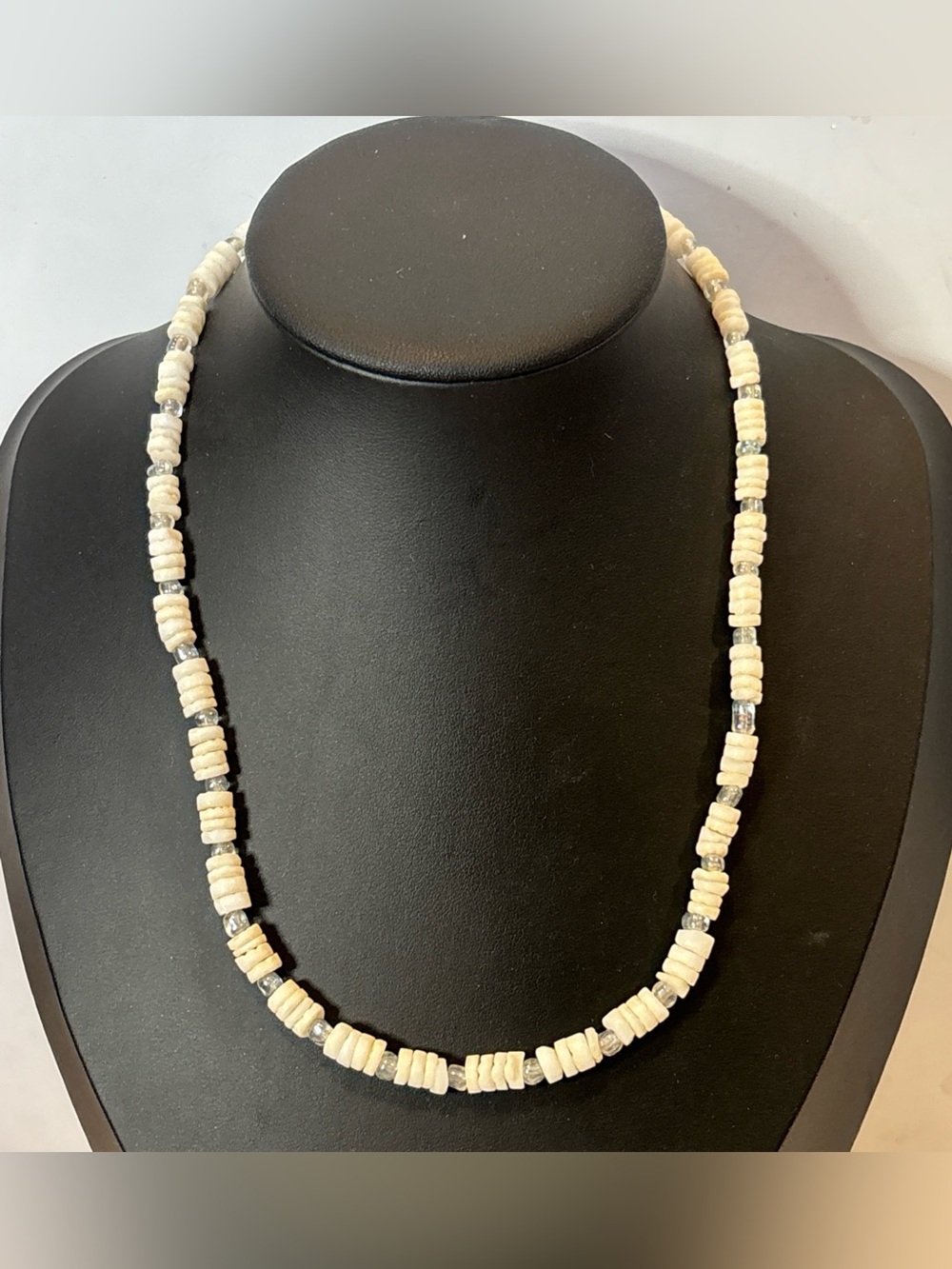 Vtg 70s 80s Heishi Shell Bead Necklace 17" Barrel Clasp Beach‎ Surf Boho Jewelry